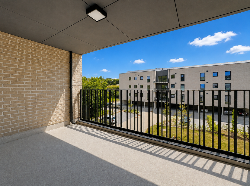 APPARTEMENT AU 2ème étage avec ascenseur : ±92m² + terrasse de ±12m²<br />
- Hall sur carrelage avec wc indép (wc suspendu et lavabo) ±12m²,<br />
- S