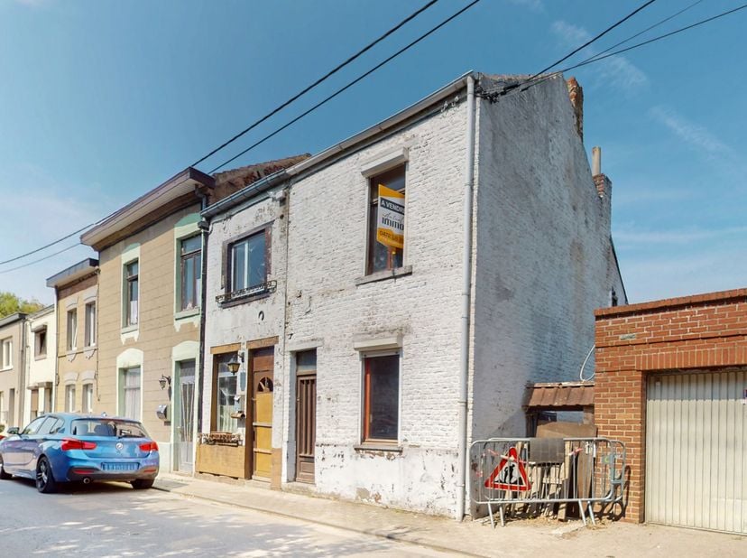 Actualimmo vous présente cette maison partiellement rénovée, située à 5min de la gare de Courcelles.<br />
Opportunité idéale pour constituer ou dével