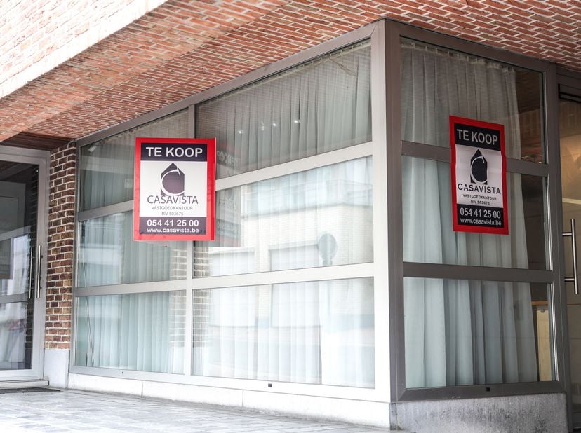 AANGENAME STUDIO CENTRAAL GELEGEN. Deze studio van ruim 60m2 is gelegen aan de rand van het handelscentrum van Geraardsbergen, op wandelafstand van zi