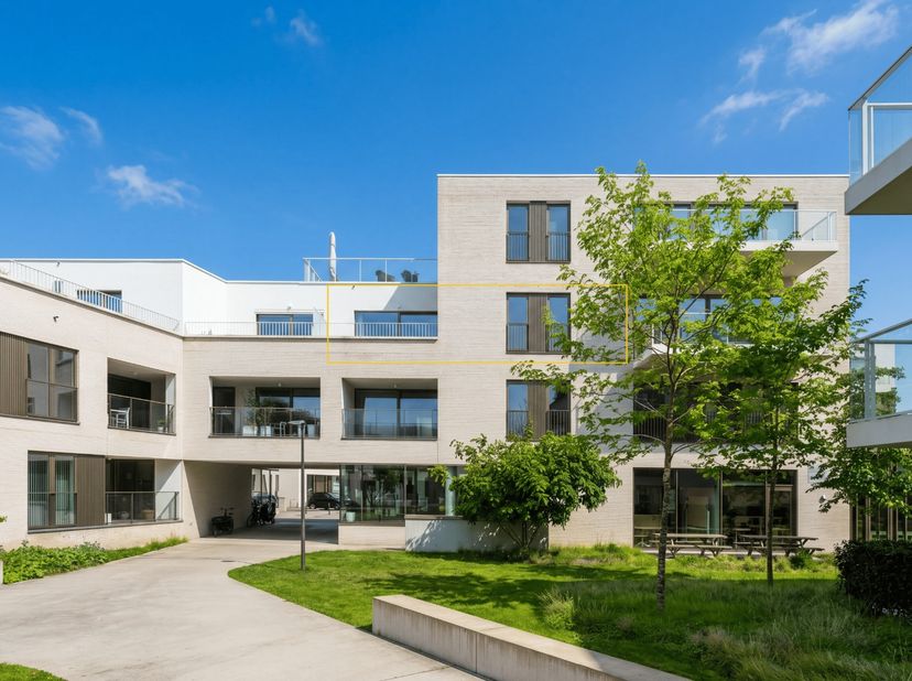 Appartement te koop in Koning Albert I-laan 96C bus 202,
                    8200 Sint-Michiels