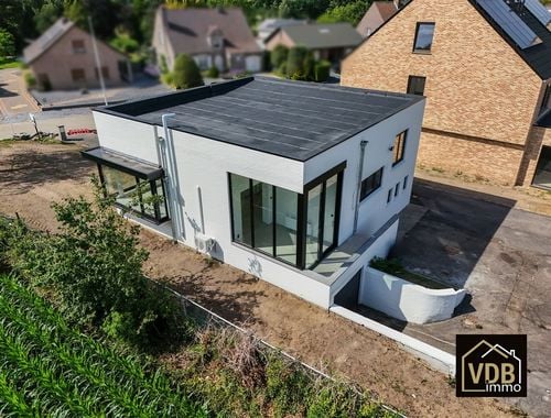                                         Maison à vendre à Elen, € 410.000
