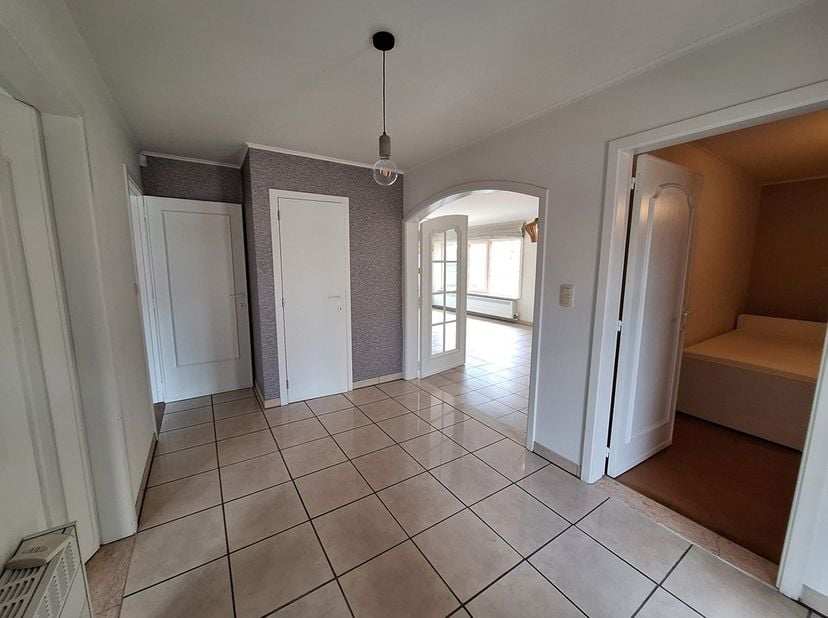Charmante bungalow op een strategische locatie met 2 slaapkamers en knusse tuin in Kuringen.<br />
<br />
Dankzij de ligging in Kuringen geniet je van