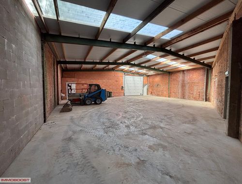                                         Bâtiment d’entreprise à louer à Aartselaar, € 1.250
