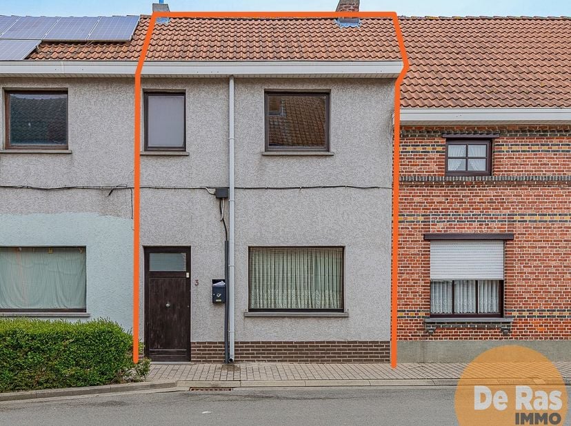 Huis te koop in Charleroistraat 3,
                    9340 Lede