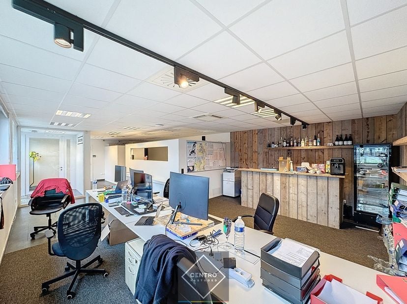 Bien professionnel à vendre
                    à 8000 Brugge