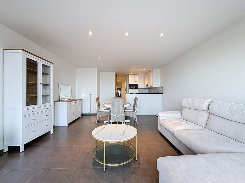 Bel appartement situé au premier étage de la Résidence Estelle.&amp;nbsp; Composition: entrée, cuisine équipée, living avec salle à manger, buanderie, wc,
