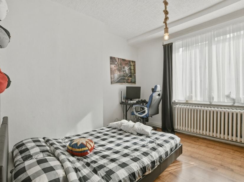 Karaktervol opbrengsteigendom met 4 appartementen op topligging in een zijstraat van de Grote Markt van Blankenberge, op wandelafstand van het centrum