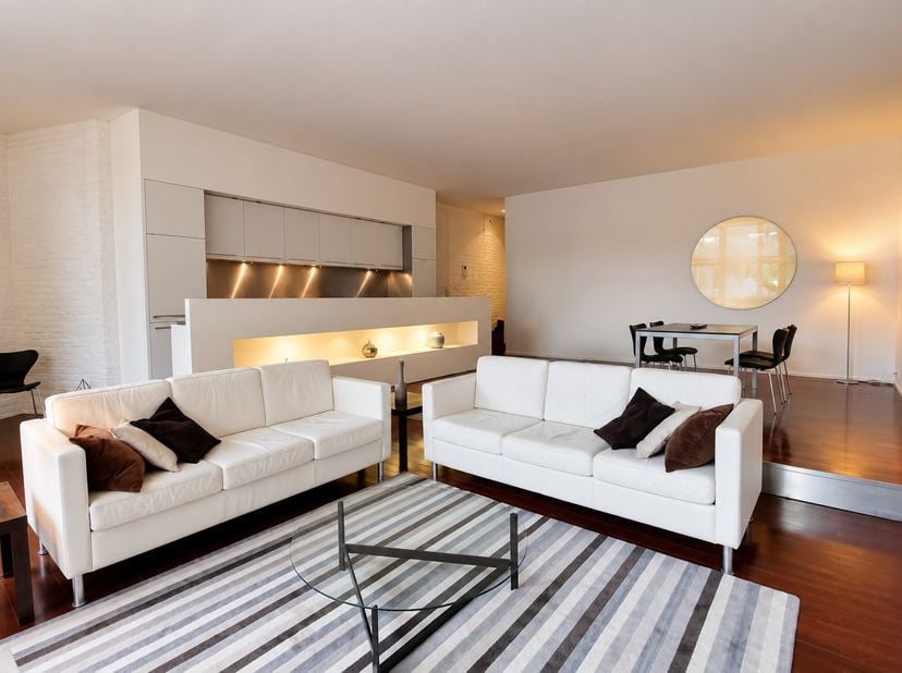 Vlakbij metro Merode, het Jubelpark, de Europese instellingen, de winkels van de Tongerenstraat en het openbaar vervoer, biedt Expat Housing deze prac
