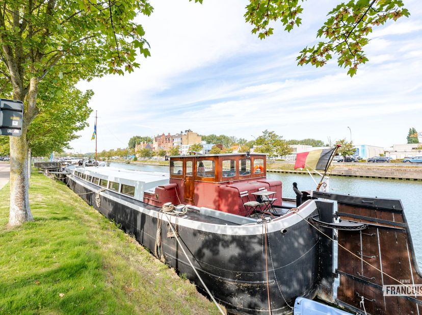 Huis te koop in Kolenkaai 33-35,
                    8000 Brugge