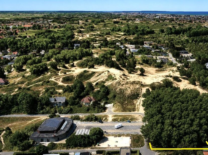Broker Oostduinkerke, Bel Eric 0475/82.11.11 ook op zondag!Witte Burg bouwgrond, zuidgericht, in de duinen met zicht op de duinen. Bel Eric ook op zon