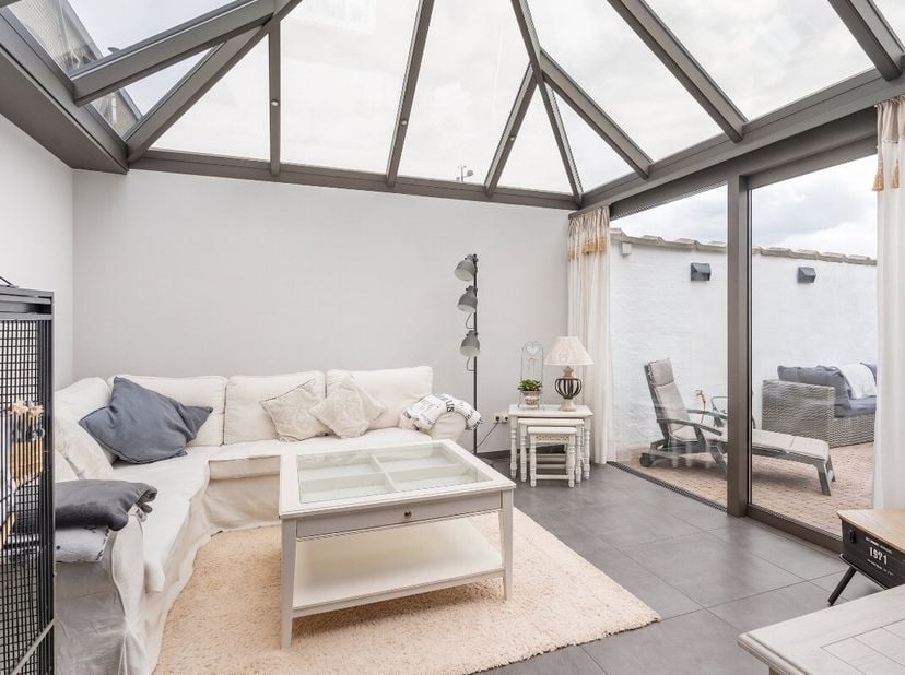 Te koop: karaktervolle gerenoveerde woning in het centrum van Westende, op korte afstand van scholen, openbaar vervoer en alle voorzieningen. Deze won