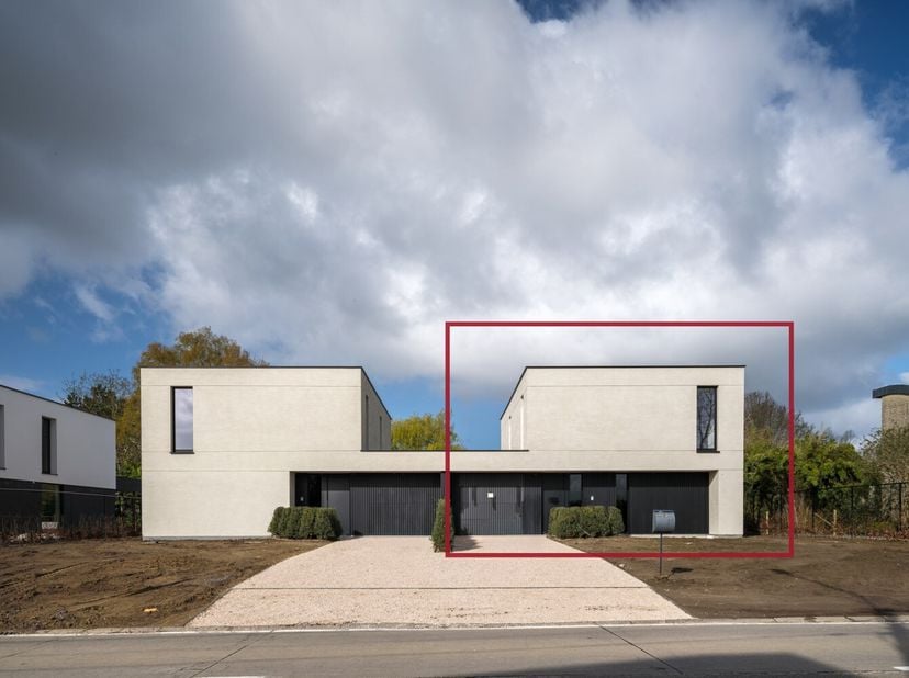 Ontdek deze bijzonder eigendom via: https://thibaultfiers.be/eigendom/halfopen-nieuwbouwvilla-aan-6procent-btw-met-4-slpk's/8572384 (url kopiëren en p
