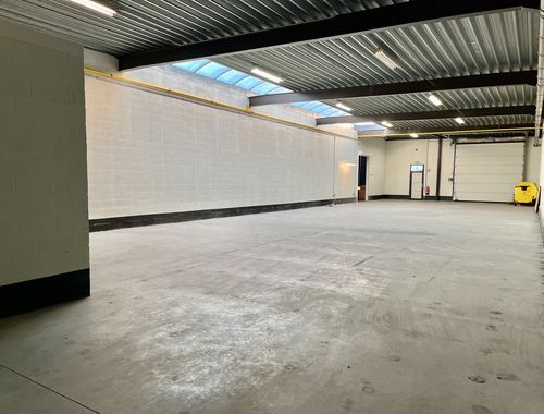                                         Entrepôt sans bureau à louer à Herentals, € 1.695

