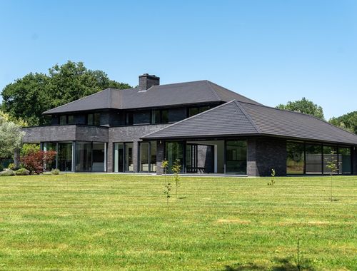                                         Villa à vendre à Ville-Pommeroeul, € 1.990.000

