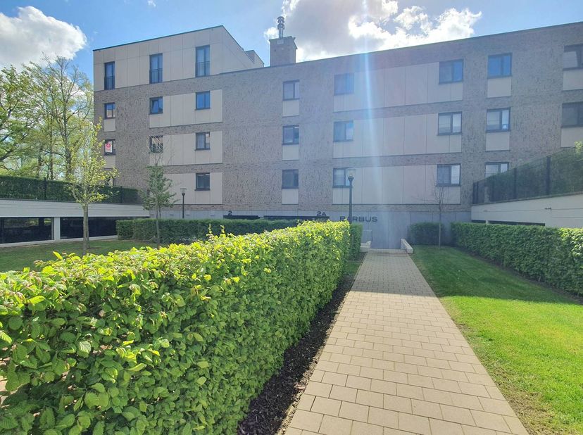 Ben je op zoek naar een perfect onderhouden, comfortabel appartement op een toplocatie? Zoek niet verder!<br />
<br />
Dit prachtige appartement is vo
