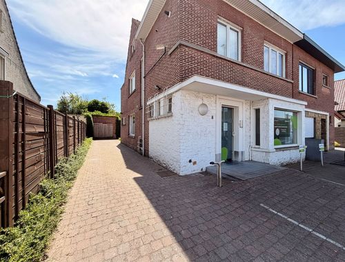                                         Bureaux à vendre à Sint-Niklaas, € 350.000
