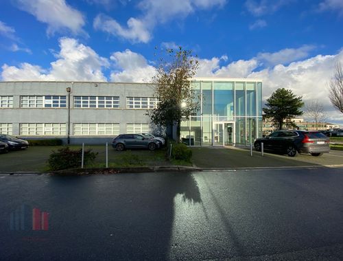                                         Bureaux à louer à Brugge, € 795
