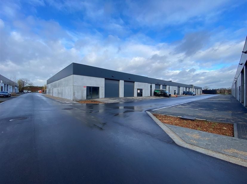 Lieu d'implantation<br />
De Melkerij, un parc d'activités de régénération innovant et économe en énergie, qui fait référence au riche passé laitier