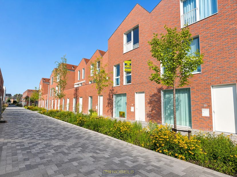 Te huur, BIJNA-ENERGIENEUTRAAL nieuwbouwwoning te Oudenaarde<br />
<br />
Op een uiterst&amp;nbsp;GUNSTIGE LIGGING nabij CENTRUM en STATION van Oudenaarde