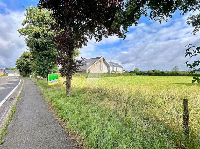 SOURBRODT rue de la Station, lot 1: Droomt u ervan uw familiewoning of tweede verblijf te bouwen in een groene, natuurlijke omgeving aan de rand van d