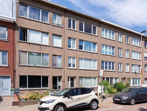                                         Immeuble d'appartements à vendre à Deurne, € 749.000
