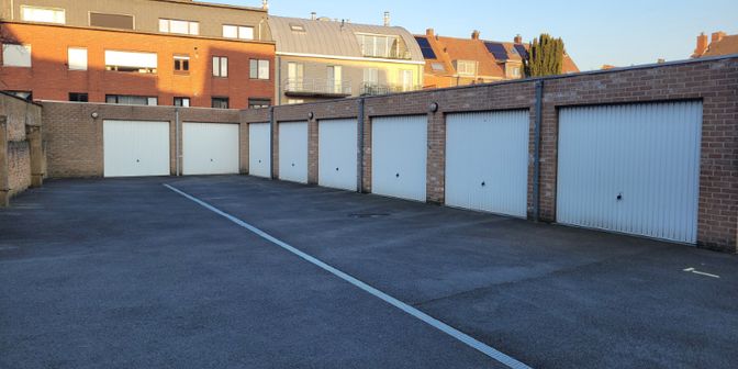 Garage te huur in Beversesteenweg 20, 8800 Roeselare