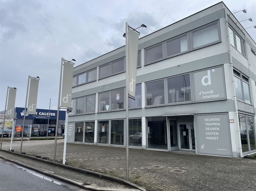 Bien professionnel à louer
                    à 3500 Hasselt