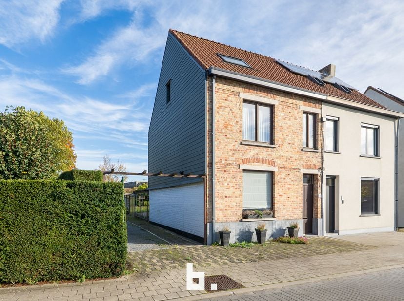 Huis te koop in Lange Molenstraat 29,
                    8200 Sint-Andries
