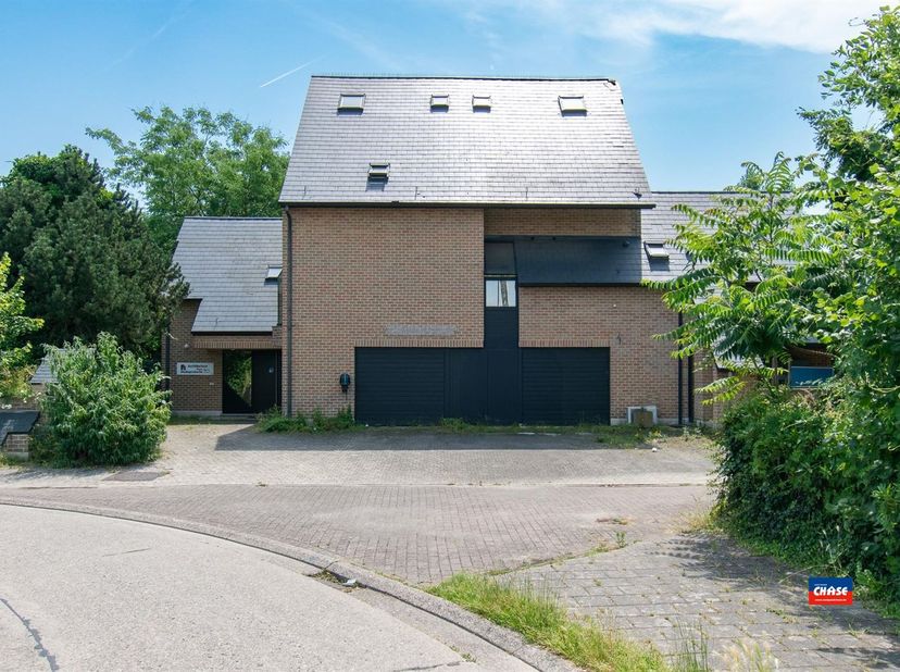 WEERDE | MAISON D'ARCHITECTE EXCEPTIONNELLE OFFRANT LA POSSIBILITÉ D'UNE DOUBLE RÉSIDENCE OU D'UN LOCAL PROFESSIONNEL | SITUATION TRÈS CENTRALE | EPC