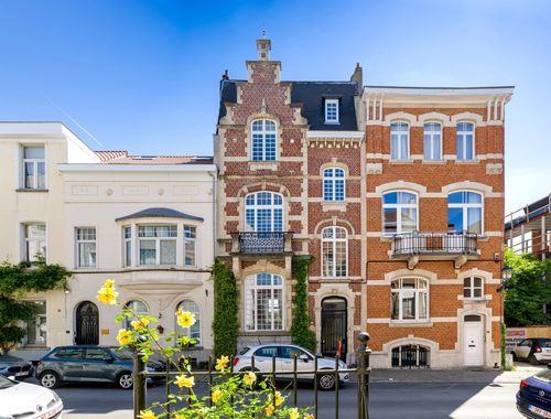                                         Maison de maître à vendre à Uccle, € 1.795.000
