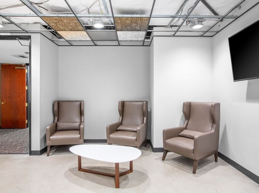 Vind een kantoor voor 4 werknemers in Regus Klaverbladstraat 11 waarbij voor alles is gezorgd<br />
<br />
Dit aanbod omvat een eigen kantoorruimte me