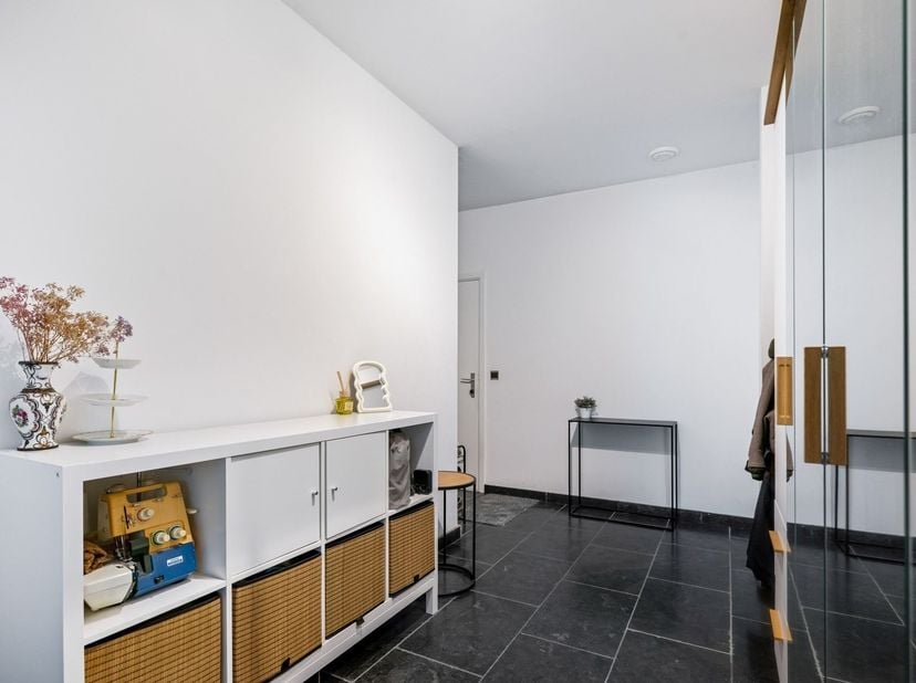 Découvrez ce magnifique appartement économe en énergie situé dans le quartier paisible de Koningshooikt. Ce logement se trouve au cœur de Koningshooik