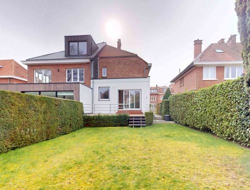                                         Maison à vendre à Woluwe-Saint-Pierre, € 630.000
