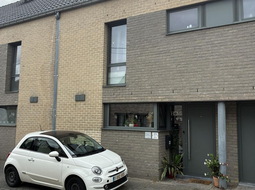Instapklare energiezuinige gezinswoning op rustige toplocatie in Mol!<br />
<br />
Op zoek naar een ruime gezinswoning waar rustig wonen en een uitste
