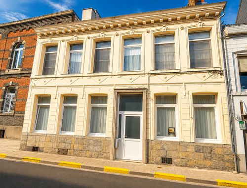                                         Uitzonderlijke woning te koop in Leuze-en-Hainaut, € 295.000
