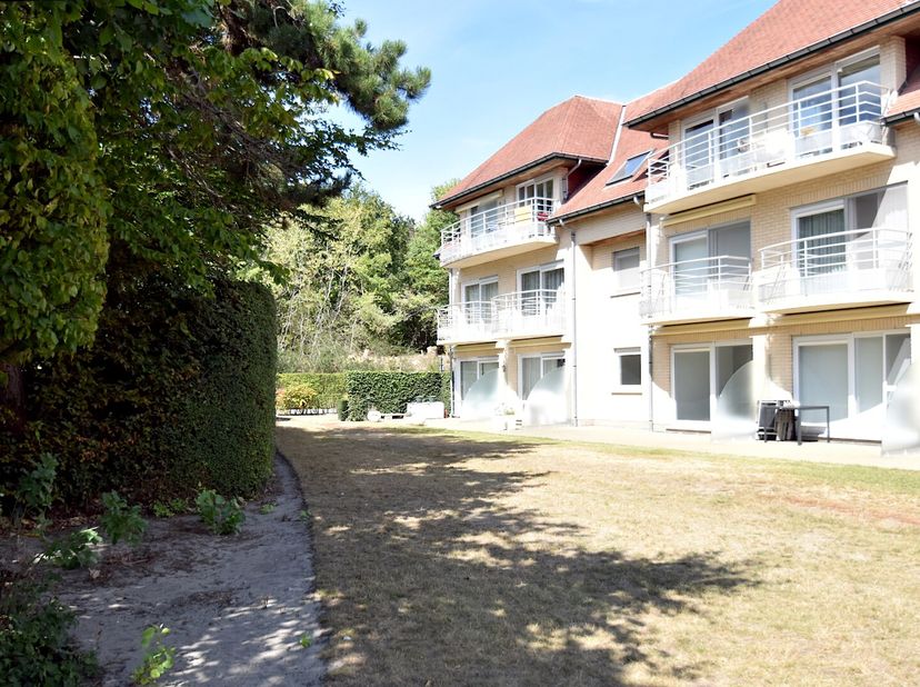 Cet appartement de vacances prêt à emménager, orienté sud, est situé dans la résidence soignée Green Garden XVIII et est idéal pour ceux qui recherche