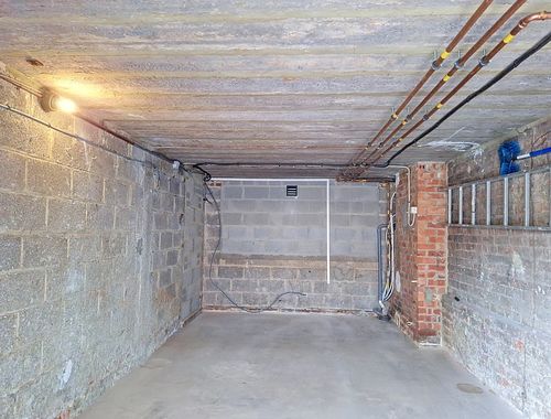                                         Garagebox te huur in Waremme, € 120
