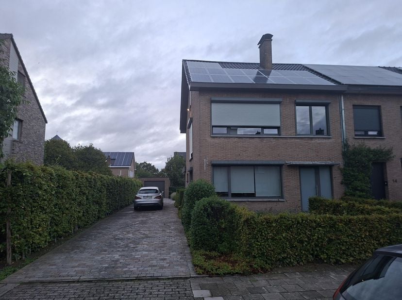 Te koop: ruime, instapklare gezinswoning op toplocatie in gegeerde woonwijk<br />
Op wandelafstand van het stadscentrum vindt u deze prachtig gerenove