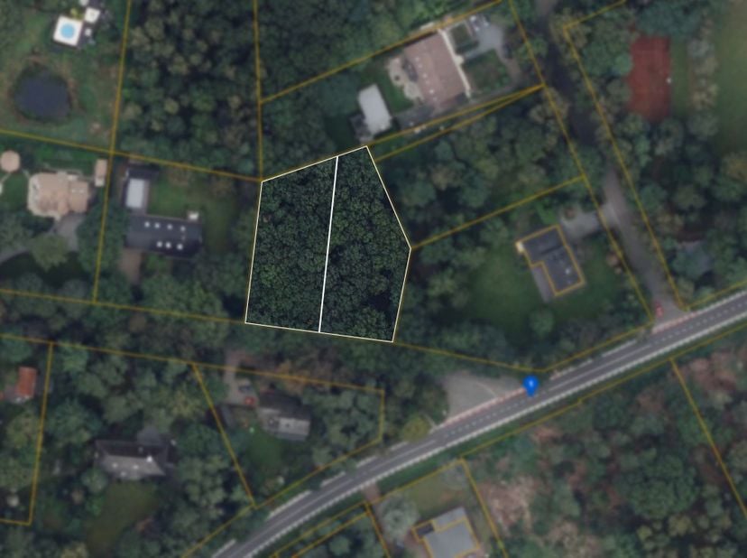 Bouwgrond (LOT1) voor open bebouwing op een perceel van 1.414 m² gelegen op residentiële locatie te Oud-Turnhout.<br />
<br />
De bouwkavel heeft een