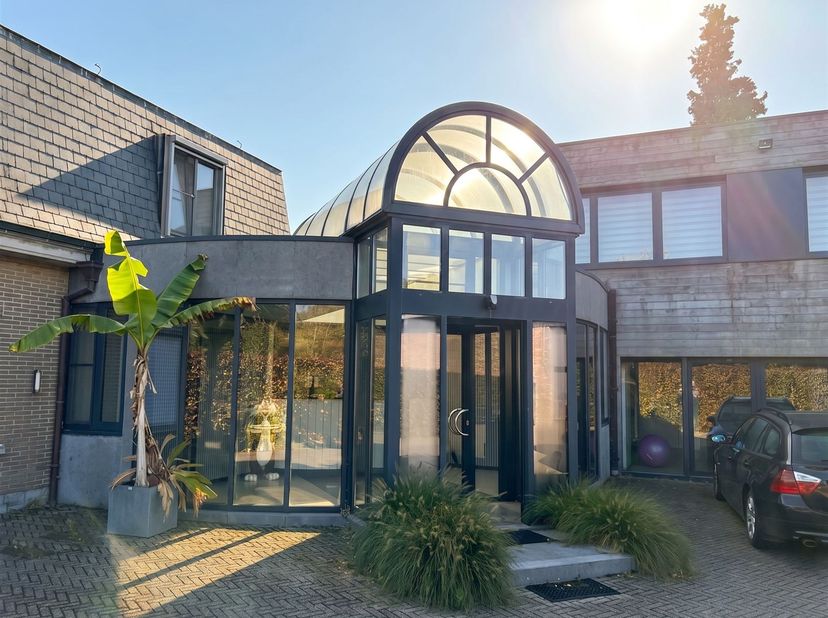 Bedrijfsvastgoed te koop
                    in 9170 Sint-Pauwels