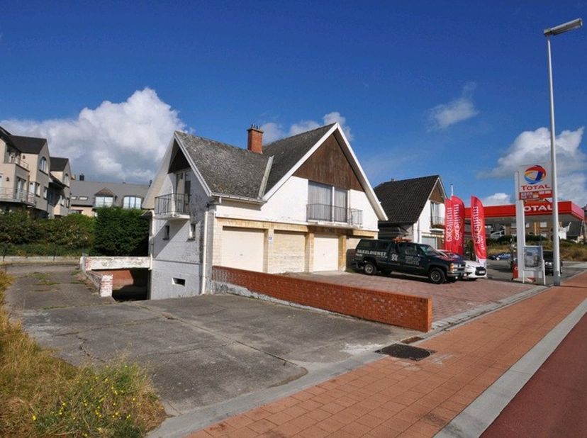 Garage te huur in Koninklijke Baan 218,
                    8670 Koksijde