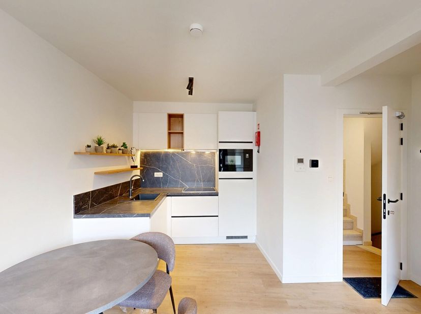 Dit prachtige appartement in Leuven, gelegen in de residentie FLORIAN, is de ideale plek voor een comfortabel en modern leven. Het appartement is stan
