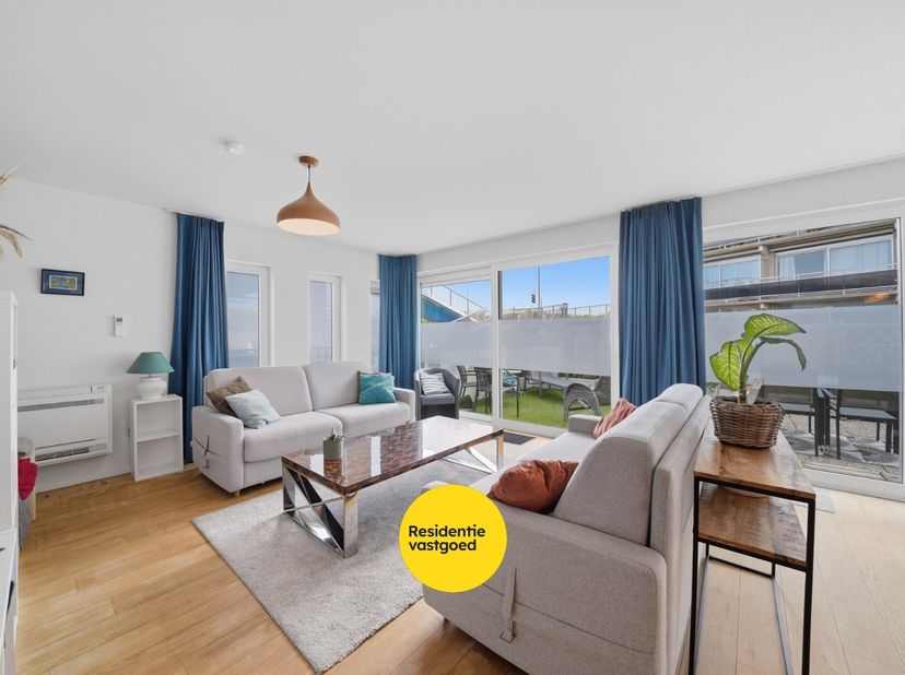 Op zoek naar een ruim appartement aan de Belgische kust met zonnig terras? Dit verzorgd appartement in Bredene combineert comfort, licht en een uitste
