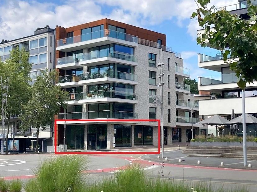 Bien professionnel à vendre
                    à 3600 Genk