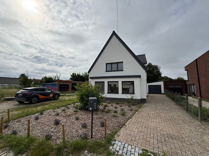 Maison à louer
                    à 9340 Lede