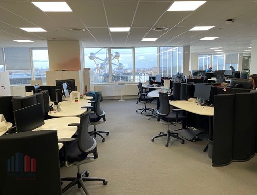                                         Bureaux à louer à Laeken, € 32.605
