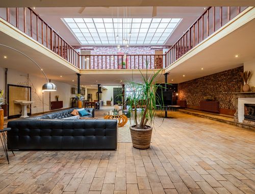                                         Gemengd gebruik te koop in Ronse, € 669.000
