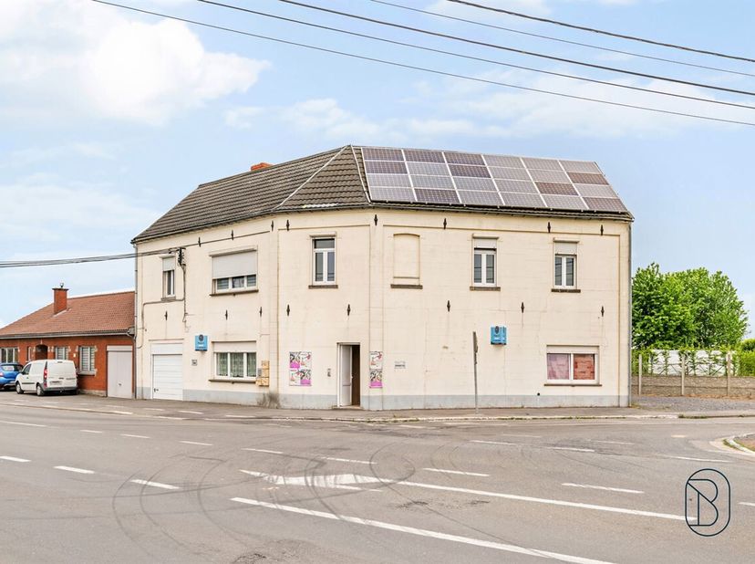 Te koop: opbrengsteigendom met 4 appartementen en sterk rendement in Froidmont<br />
In Froidmont bevindt zich deze interessante opbrengsteigendom bes