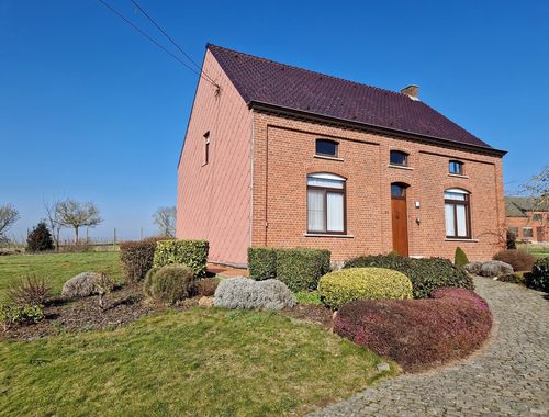                                         Woning te huur in Anvaing, € 950
