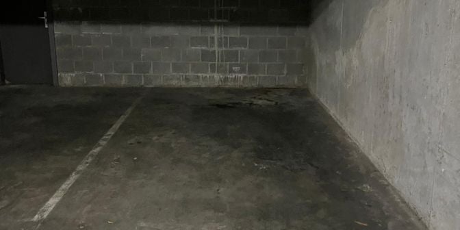 Garage te koop in Rue d'Accolay 38, 1000 Brussel
